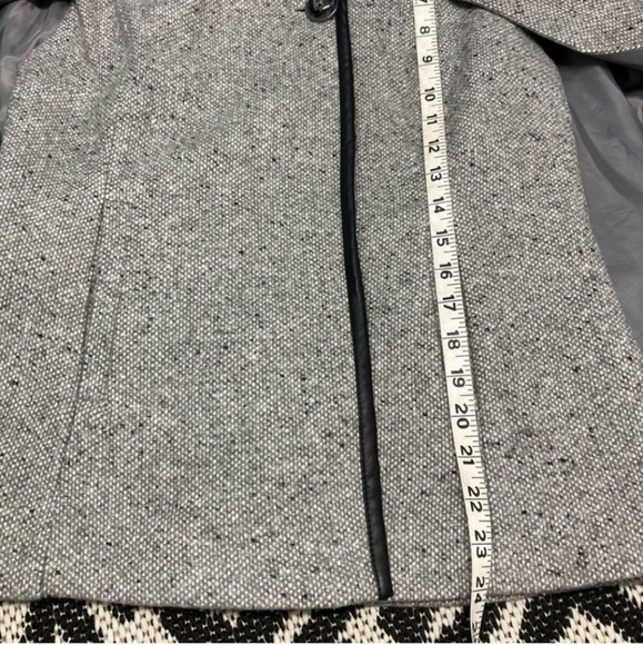 APT 9 Tweed Cape Soft Gray Wool Blend Lined Faux Leather Trim Pockets SM NWT - Picture 11 of 16